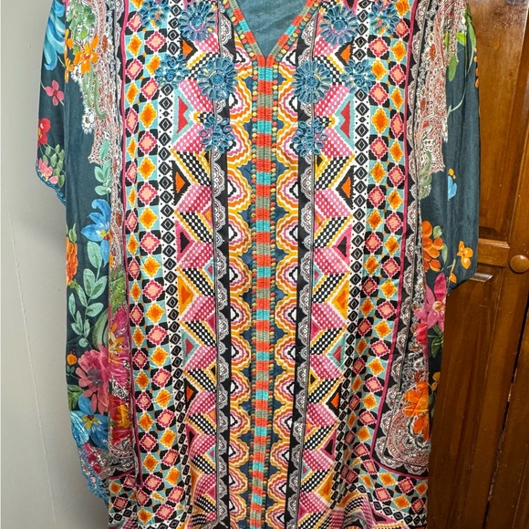 Johnny Was Tops - Johnny Was 100% Silk Magdalene Poncho - Size XL